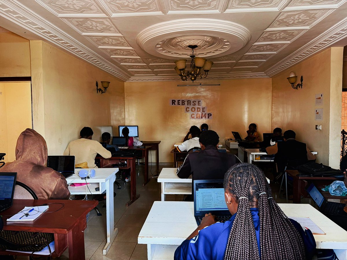 RebaseCodeCamp's tweet image. 🎉 Game Faces On! 🎉

Our trainees are stepping up for their 3rd round of certification at Rebase - #HackerRank React Basic! 💻

They have been exercising their minds and pushing their limits, as they prepare to launch their careers in #software engineering. 🚀

You&apos;ve got this!