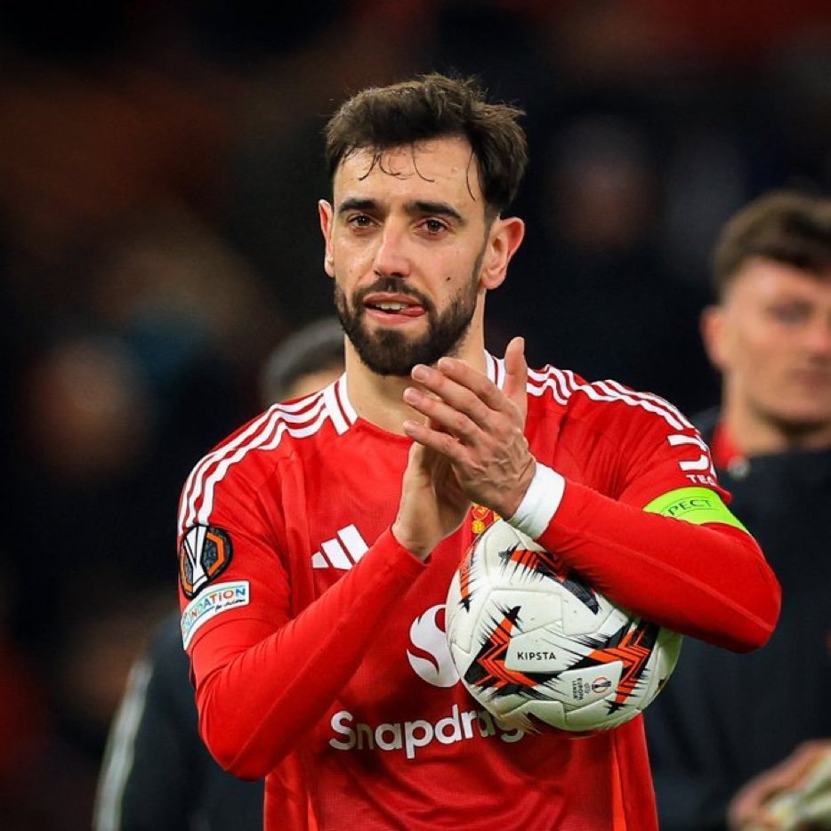 bilkis55066's tweet photo. AnThe first three days of #mufc's 2025 summer transfer window:

Matheus Cunha announced 🇧🇷
Bryan Mbeumo wants to join 🇨🇲
Bruno Fernandes stays 🇵🇹
🏅🇧🇷  update news..
https://t.co/Eo99bqEZhJ

#mufcathletic #MUFG #matheuscunha #brunofernandes  #BryanMbuemo https://t.co/Pw9N65sdNH