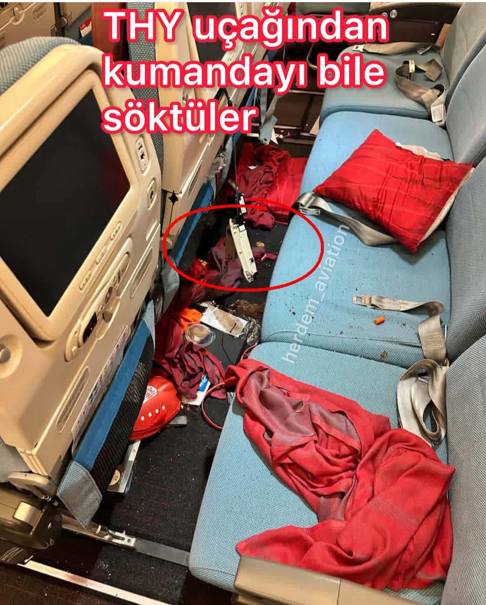 New York’tan İstanbul’a giden bir THY uçağında, İsrailli bir ailenin yolculuğu geride hoş olmayan bir tablo bıraktı. Ekonomi sınıfında seyahat eden aile, yolculuk boyunca çevreyi dağıttı; ne buldularsa yere attılar. Hatta uçak içi eğlence sisteminin kumandasını yerinden söküp