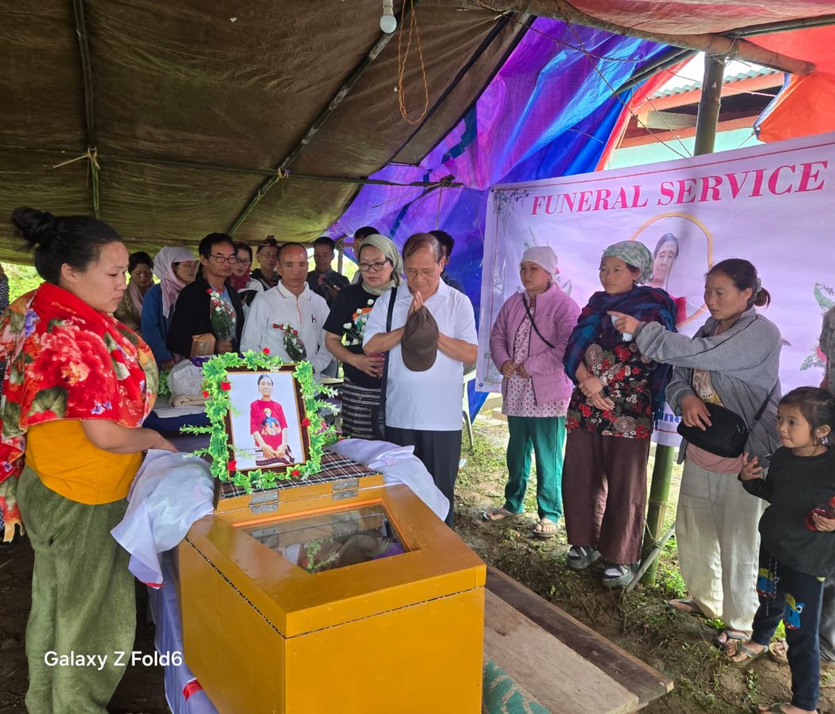 Paid my last respects to the Late Nabam Bunghi of Nargang village under Mengio Circle on June 3, 2025.

My thoughts and prayers are with Shri Nabam Pagung and the entire bereaved family. May God grant you the strength to endure this irreparable loss.

May her soul rest in peace.