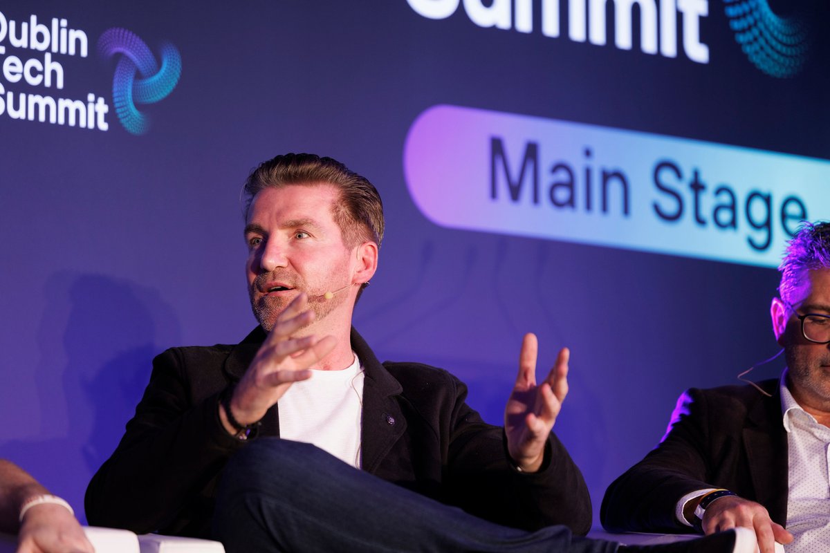 DubTechSummit's tweet image. AI Wants to Run, Your Data is Still Learning to Walk."
Powerful insights from the Main Stage at #DubTechSummit from leading voices in AI and data:

🧠 Michael Green (@Databricks):
"You need to invest in a Data and AI platform from the get-go… you want your machine learning and