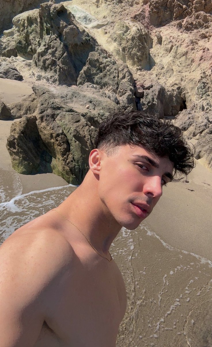 anto97c's tweet photo. Quien se apunta? ☀️🌊🏖️ https://t.co/RMB5ZIyeDs