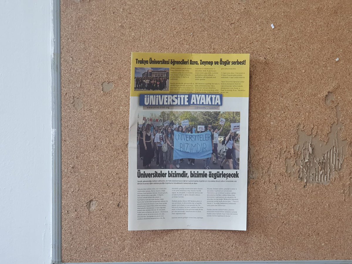 📍İstanbul Üniversitesi 

“Üniversite Ayakta” gazetesi 3. Sayısı çıktı!

Gençliğin ve direnişin sesi İstanbul Üniversitesi panolarında.

Oku, okuttur!👇🏻
#ÜniversiteAyakta