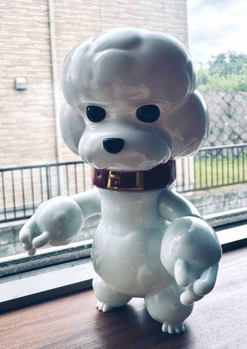 caramel_town's tweet photo. 待ってました!!届きました!
「Pood 2nd Color WHITExRED collar」
わたくし、完全なる猫派なのですが、この子は別格!(なぜか猫みも感じる?)
可愛い!何故か強そう!
(漫画に出てくるダル系なのに何故か強いキャラみたいな🤔)
#pood #ソフビ https://t.co/gtoZyNTRqE