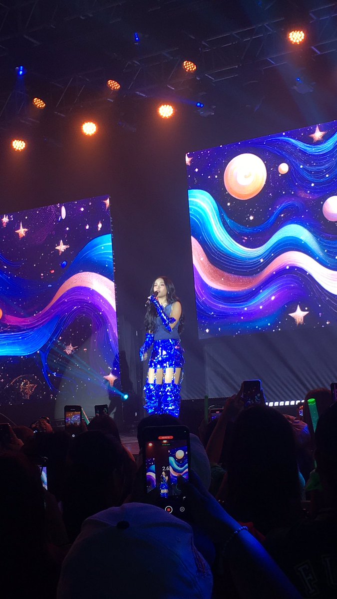 one of the UNFORGETTABLE memories
METEOR RAIN!
✅First Concert
✅First Flight
✅First Travel in Manila
✅First moment with my 🫣😝
#RainCelmar 
#KaiRainHomies
