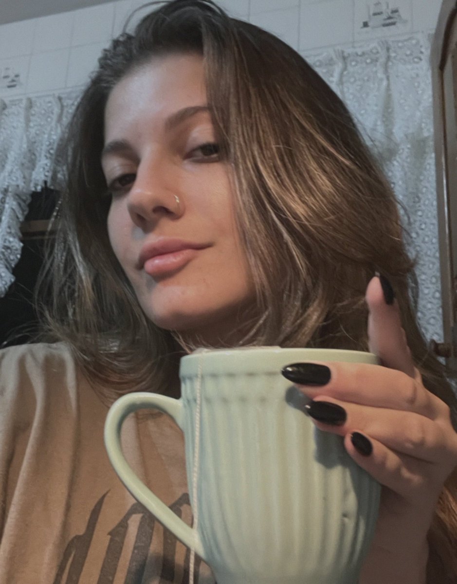 firelightrish's tweet image. can’t tell if i need attention, coffee, or to be kissed against a wall. maybe all three.
#Coffeevibes #single #wilmington