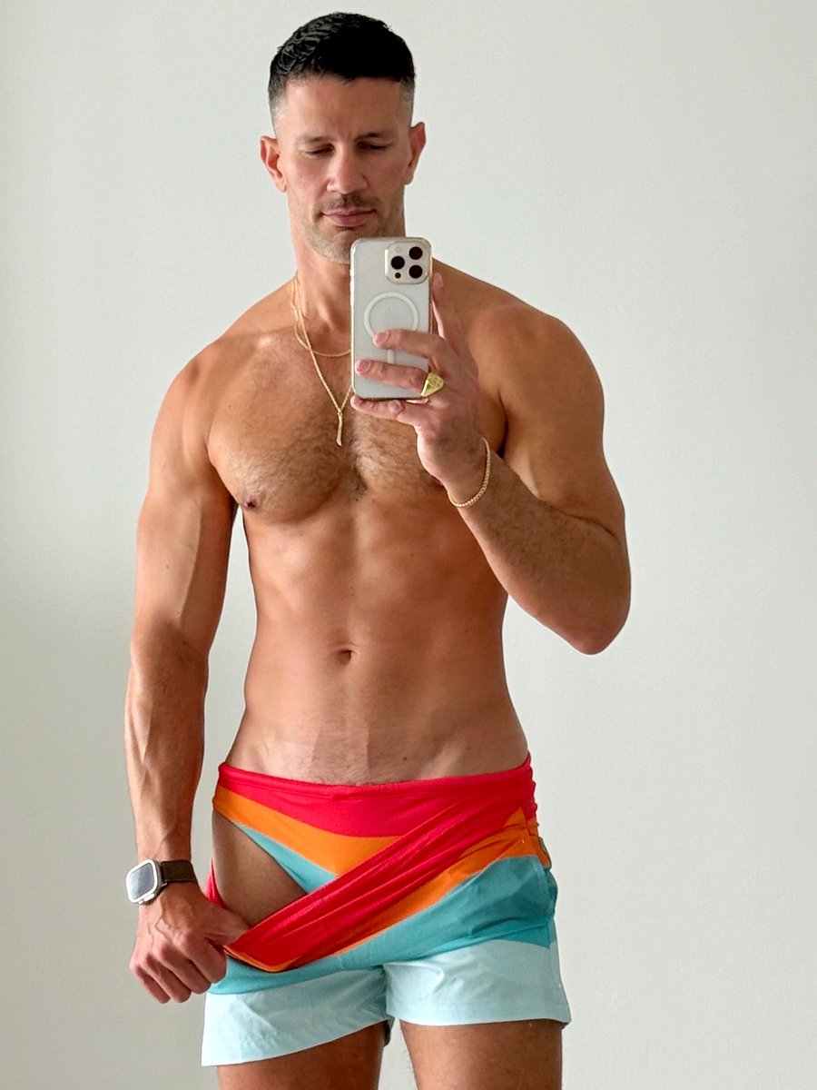 ¡Buenos días! 
🩲#speedo by <a href="/IkakosS/">Ikakos Swimwear</a>