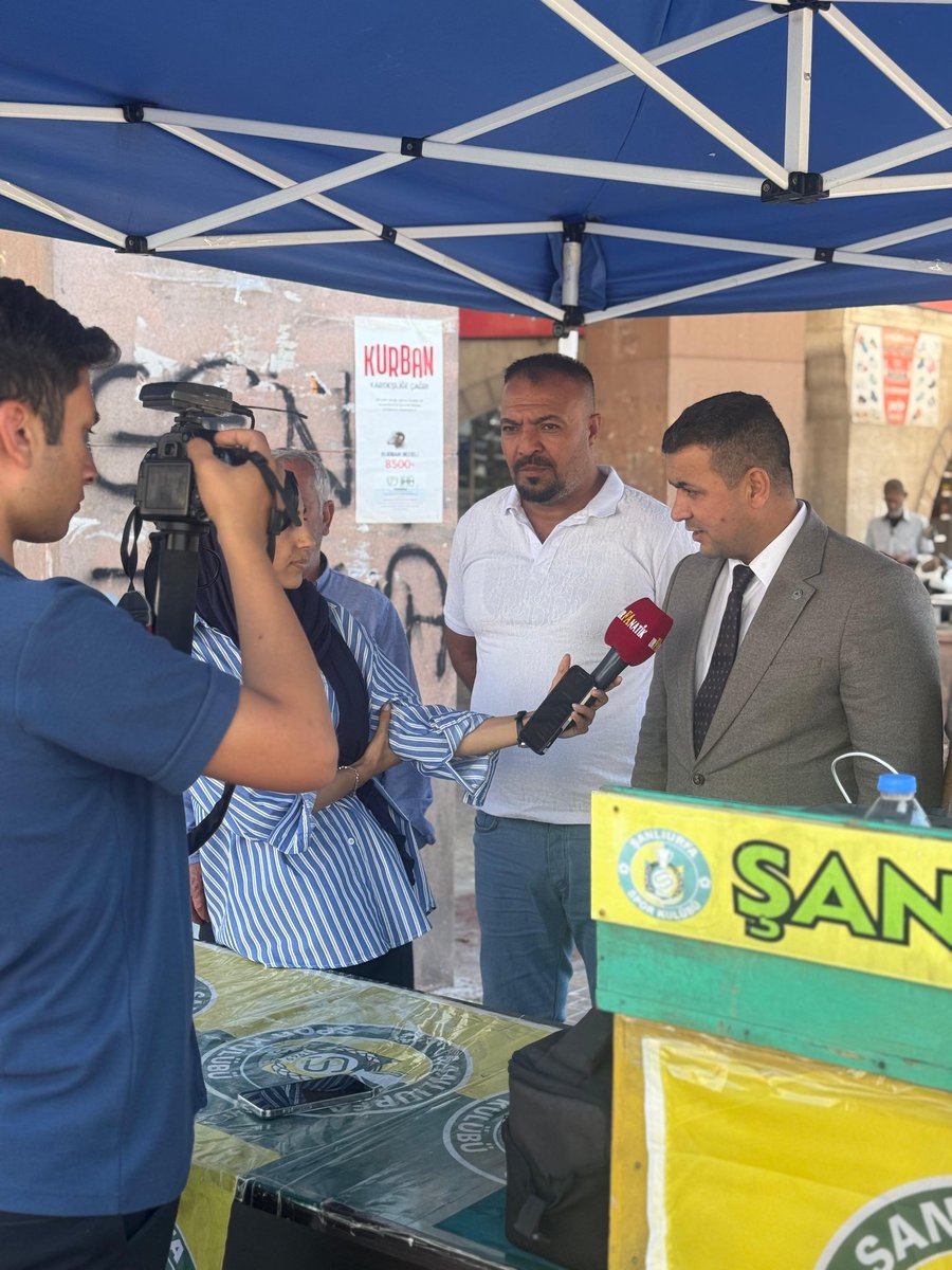 Şanlı şehrimizin marka değeri olan <a href="/Sanliurfaspor/">Kızılkaya Tarım Şanlıurfaspor</a> standını ziyaret ettik yönetim kurulu arkadaşlarımızla birlikte kombine kartlarımızı aldık.Yeni yönetim yeni sezon hayırlı olsun inşallah yolun sonu Şampiyonluk olsun.🇹🇷🇹🇷🇹🇷 

<a href="/bybekirbozdag/">Bekir  Bozdağ</a> <a href="/hasansildak/">Hasan ŞILDAK</a> <a href="/MucahitAvkiran/">Mücahit AVKIRAN</a>