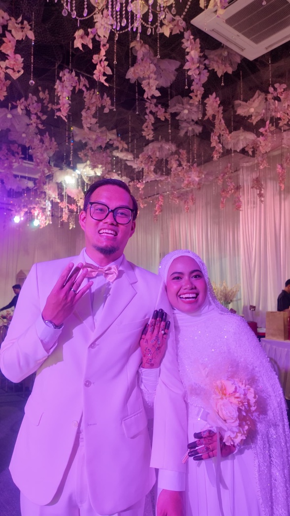 mmtzah's tweet photo. Terima kasih Allah sebab jagakan dia untuk saya 💗🥰 

Alhamdulillah, the kindest person I have ever met ❤️ May Allah bless our marriage, sayang. Amin. Insya Allah 💗💗💗💗 https://t.co/bCbgfXQoCi