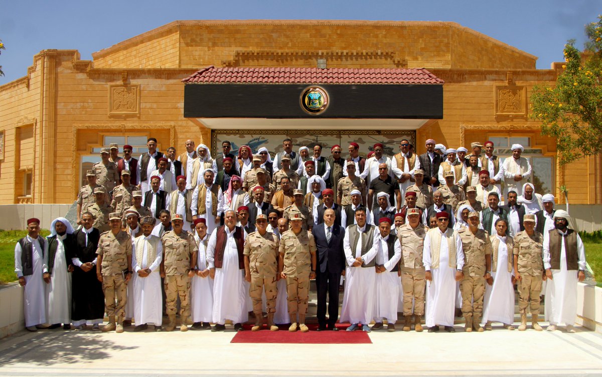 #المتحدث_العسكرى : المنطقة الغربية العسكرية تنظم لقاء مع شيوخ وعواقل محافظة مطروح ...

إنستجرام :
instagram.com/egy_army_spox/
ثريدز :
threads.net/@egy_army_spox