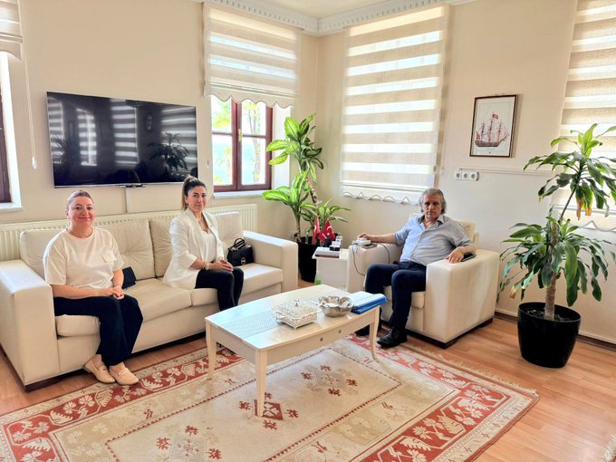 Kuşadası İş Dünyası Kaymakamı Ziyaret Etti