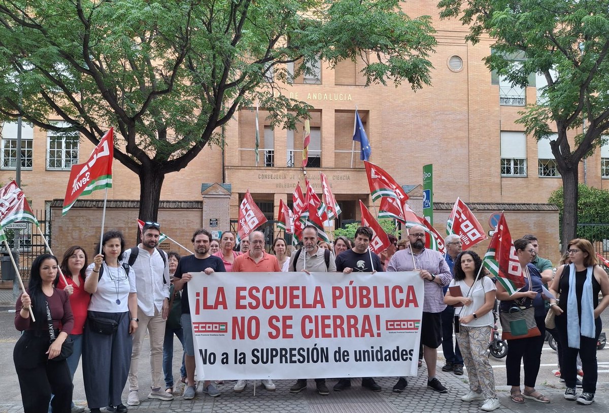 🚨 ¡Ni un aula pública menos en el CEIP Juan XXIII! 🚨

⛔ Cerrar aulas es recortar derechos, expulsar al alumnado y precarizar la escuela de todas y todos.

📢 La educación pública es inclusión, igualdad y futuro. Exigimos inversión, no cierre de aulas.

#SomosLaEscuelaPública