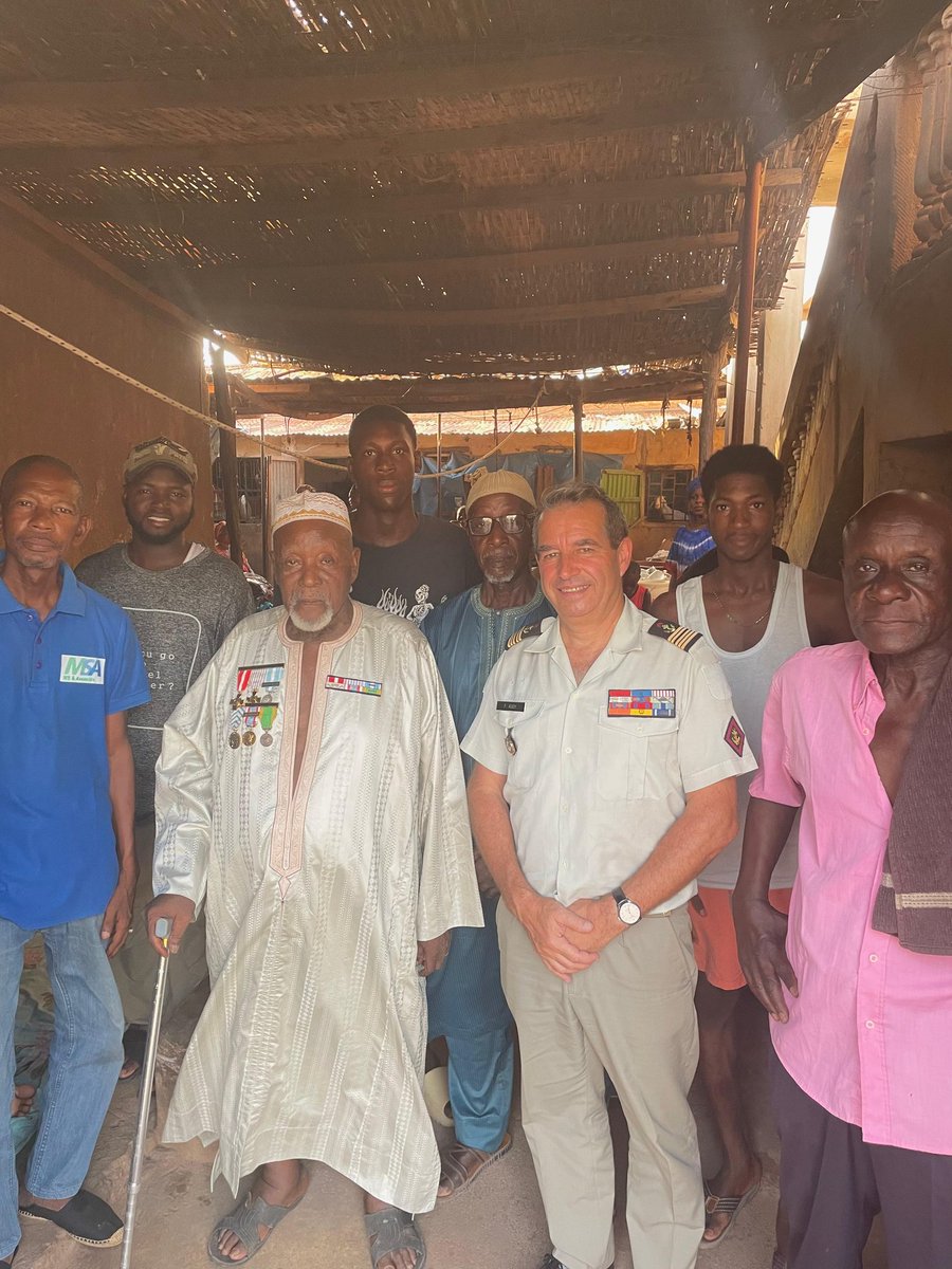 François AUDY (@fr_da_senegal) on Twitter photo Le 2 juin, l’attaché de défense <a href="/FR_DA_SENEGAL/">François AUDY</a> a rendu visite au #tirailleursénégalais Kalou Ndiaye, né en 1937, et qui s’est engagé de 1957 à 1960. Ce moment a été l’occasion de lui témoigner la gratitude de la France et de faire vivre la mémoire des anciens combattants. Le 2 juin, l’attaché de défense <a href="/FR_DA_SENEGAL/">François AUDY</a> a rendu visite au #tirailleursénégalais Kalou Ndiaye, né en 1937, et qui s’est engagé de 1957 à 1960. Ce moment a été l’occasion de lui témoigner la gratitude de la France et de faire vivre la mémoire des anciens combattants.