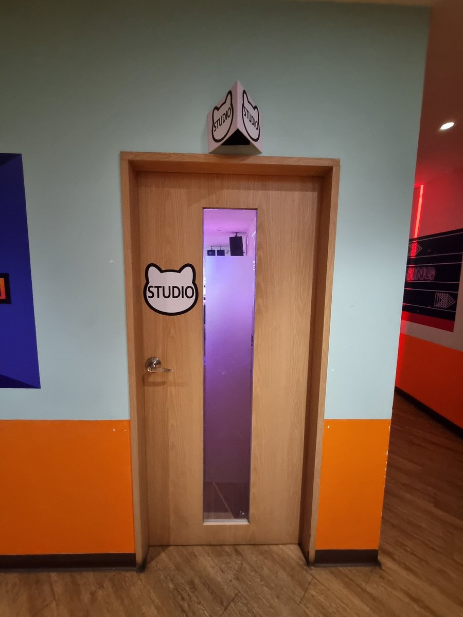 SuwipaV98219's tweet image. 💜 แจ้งรายละเอียดเพิ่มเติม
ของวันที่ 13 และ 14 ฮับ‼️

🏢 Karaoke Manekineko MBK ชั้น7 [Studio Room]

🌟คนละ 240 บาท
(รวม soft drink รีฟิล+snack)

🎁ได้รับ กอว. และลุ้นจับ Lucky draw ทั้ง 2 วัน

✨️ หากสนใจทัก DM นะคะ เพราะแต่ละวันรับจำนวนจำกัดค่ะ

#HOPE_ON_THE_STAGE_TOUR_FINAL