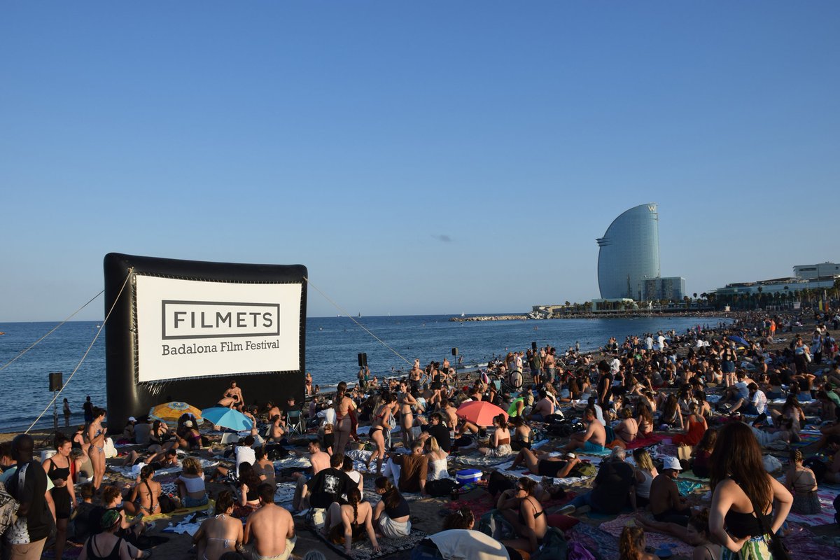 Festival Filmets (@festivalfilmets) on Twitter photo FILMETS porta el millor curtmetratge internacional a les platges de Catalunya amb <a href="/CinemaLliure/">Cinema Lliure a la Platja</a>
festivalfilmets.cat/filmets-porta-… FILMETS porta el millor curtmetratge internacional a les platges de Catalunya amb <a href="/CinemaLliure/">Cinema Lliure a la Platja</a>
festivalfilmets.cat/filmets-porta-…