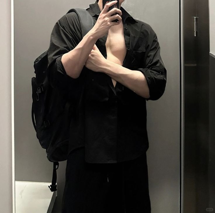 Bom dia be! Resolvi quebrar a rotina e passar na academia antes de ir pra faculdade (péssima ideia pq agr estou morto 😃)