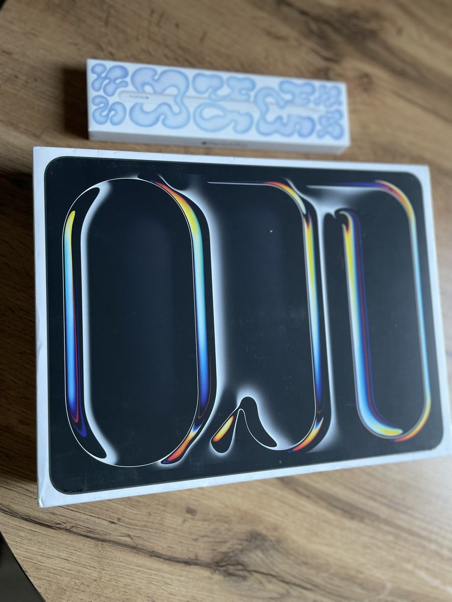 Gm everyone! Today I finally upgraded my iPad, which served me valiantly for 5 years and thanks to which I discovered my way into the world of crypto art. I hope its successor will be just as productive and together we will achieve greatness #ipadpro #apple #nft