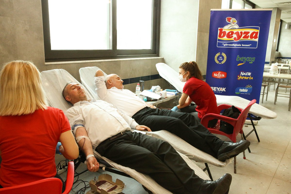 🩸⏱ Biz birlikte bir aileyiz... 

Sadece üretmiyor, hayata da değer katıyoruz.

Birinin kardeşi, annesi, evladı… Belki de hiç tanımadığınız birinin umudu siz olabilirsiniz.

Beyza Piliç ailesi olarak, ekip arkadaşlarımızla birlikte Kızılay’a gönüllü kan bağışında bulunarak