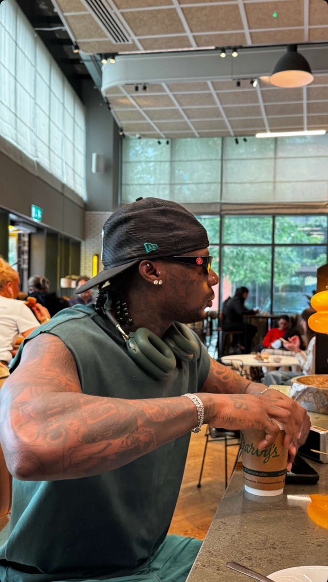 Mr M$ney 🪖🎖️
<a href="/asakemusik/">ASAKE</a> <a href="/giran_republic/">GIRAN REPUBLIC</a> 

Asake 4k || G!ran too active