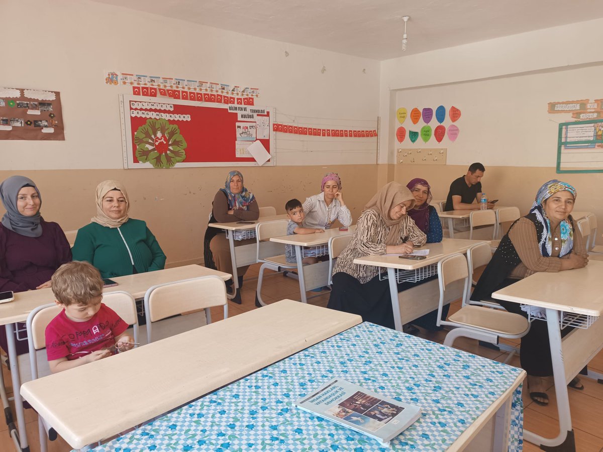 Enerji Dostu Mavi Yeşil Okul Projesi kapsamında velilerimize çevre, doğa, sürdürebilirlik ve ekolojik okuryazarlık konularında bilgi verildi.
<a href="/klcengiz/">cengiz kılıç</a> 
<a href="/Dargecit_MEM/">Mardin Dargeçit ilçe Milli Eğitim Müdürlüğü</a>