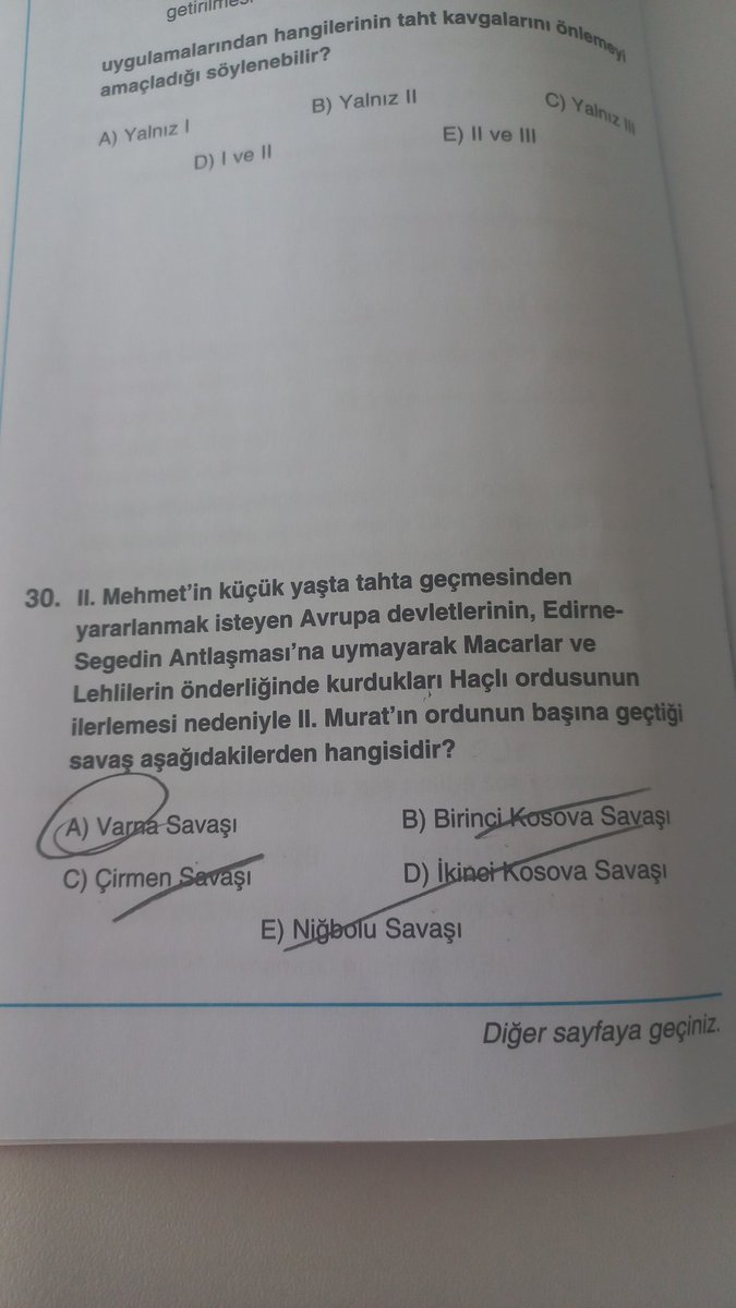 Bunu da seyden hatirliyorum devlet adamları murata diyo ki padisahım küçücük cocuk savas mı yònetcek tahta çıkın devlet elden gidio diyolar ama murat kabul etmiyor. Sonra Mehmet gidip babasina emrediyordu padisah bensem ordunun basına geçmeni emrediyorum diye. Ordan hatirliom