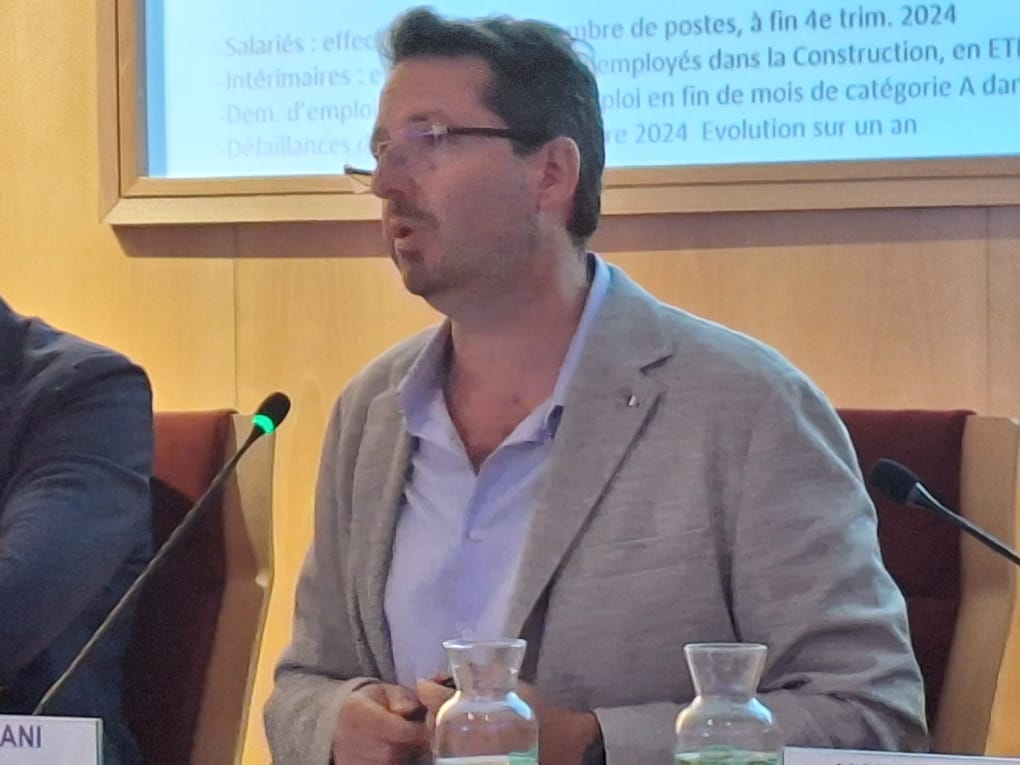 🎥 Observatoire Immobilier d’Habitat

Avec des autorisations de construction qui continuent de chuter, de nouvelles incertitudes sur Ma Prime Rénov’, des effectifs en baisse et des défaillances d’entreprises en hausse, la tendance est négative pour le BTP azuréen.