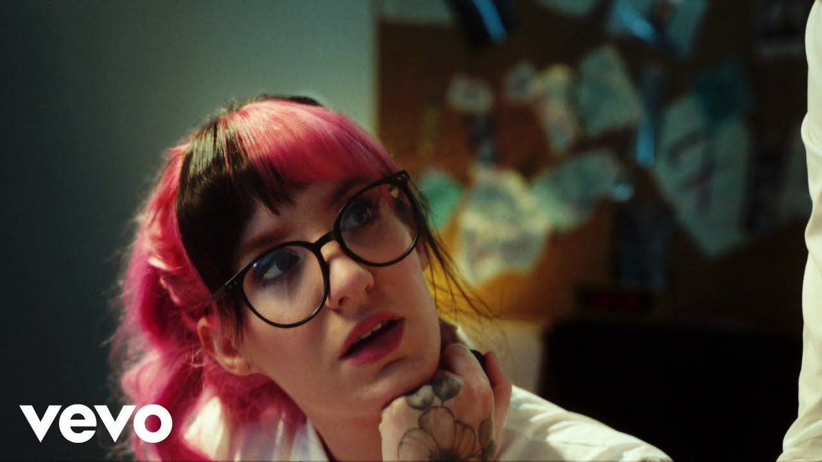 #FemaleFrontedDaily 🎶
<a href="/listentoflore/">FLØRE</a> 

Modern Pop Punk
youtu.be/aJZylbkEGDY