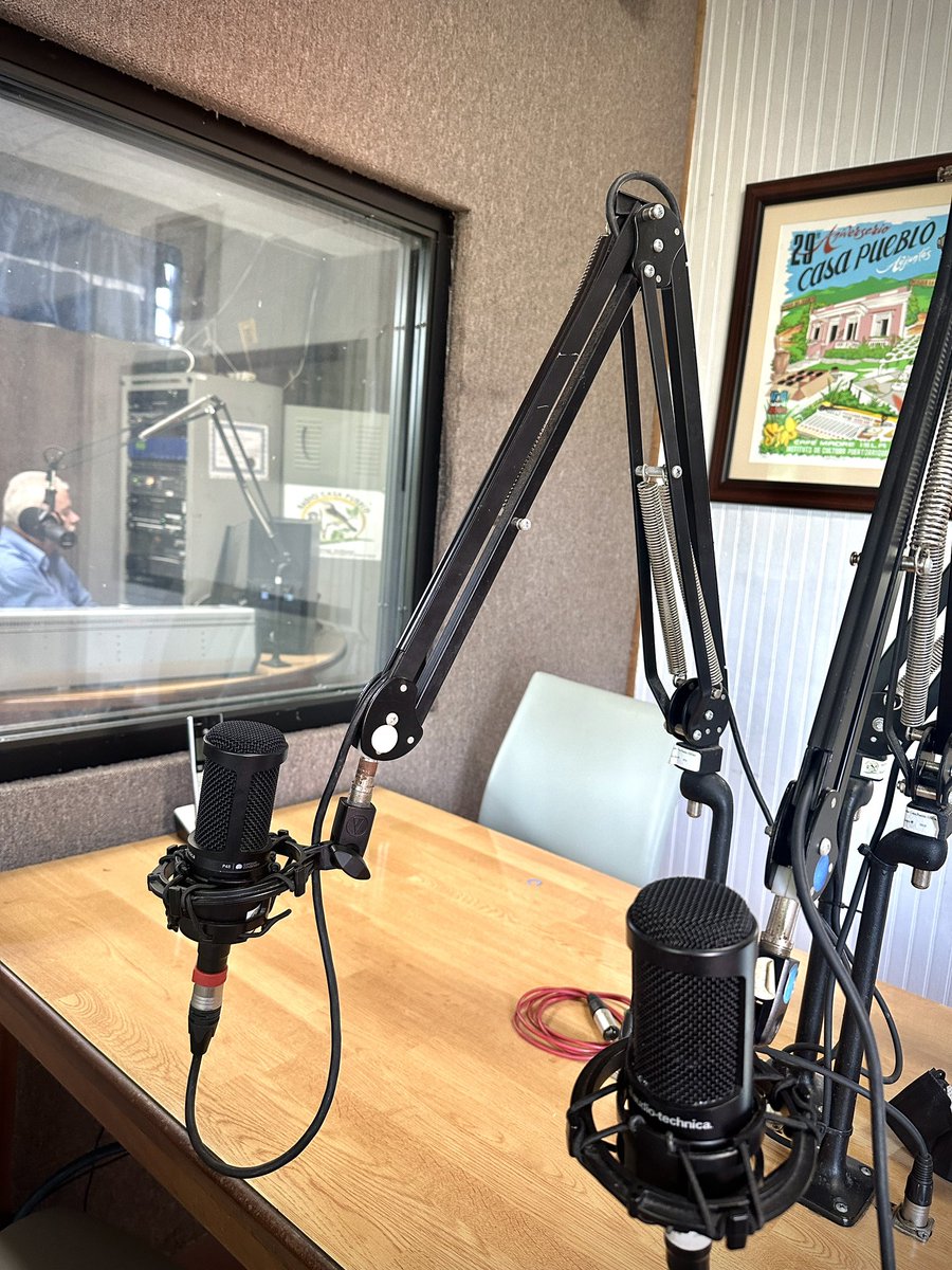 AVISO: El programa Cambio de foco, con Michelle Estrada Torres, no irá al aire esta mañana porque continuamos sin servicio telefónico ni de Internet. 

Es por ello que la programación tampoco se escucha por casapueblo.org. Nos puedes seguir por el 1020 AM.