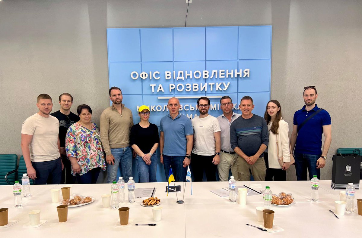 odesaforum's tweet image. The forum guests had the opportunity to visit Mykolaiv— the city, which heroically held back the Russian army in 2022. Our participants saw the consequences of the Russian attack on the town and met with Mayor Oleksandr Senkevych.