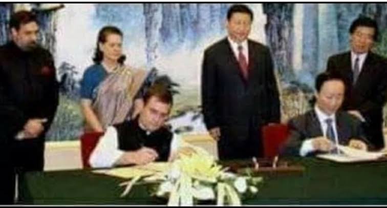 Sunil Shukla (@realsunilshukla) on Twitter photo <a href="/RahulGandhi/">Rahul Gandhi</a> सरेंडर करते हुए, एक युवराज का फोटो बड़ा ही वायरल हो रहा है।
चीन के आगे चाटना अच्छा नहीं लगता। <a href="/RahulGandhi/">Rahul Gandhi</a> सरेंडर करते हुए, एक युवराज का फोटो बड़ा ही वायरल हो रहा है।
चीन के आगे चाटना अच्छा नहीं लगता।