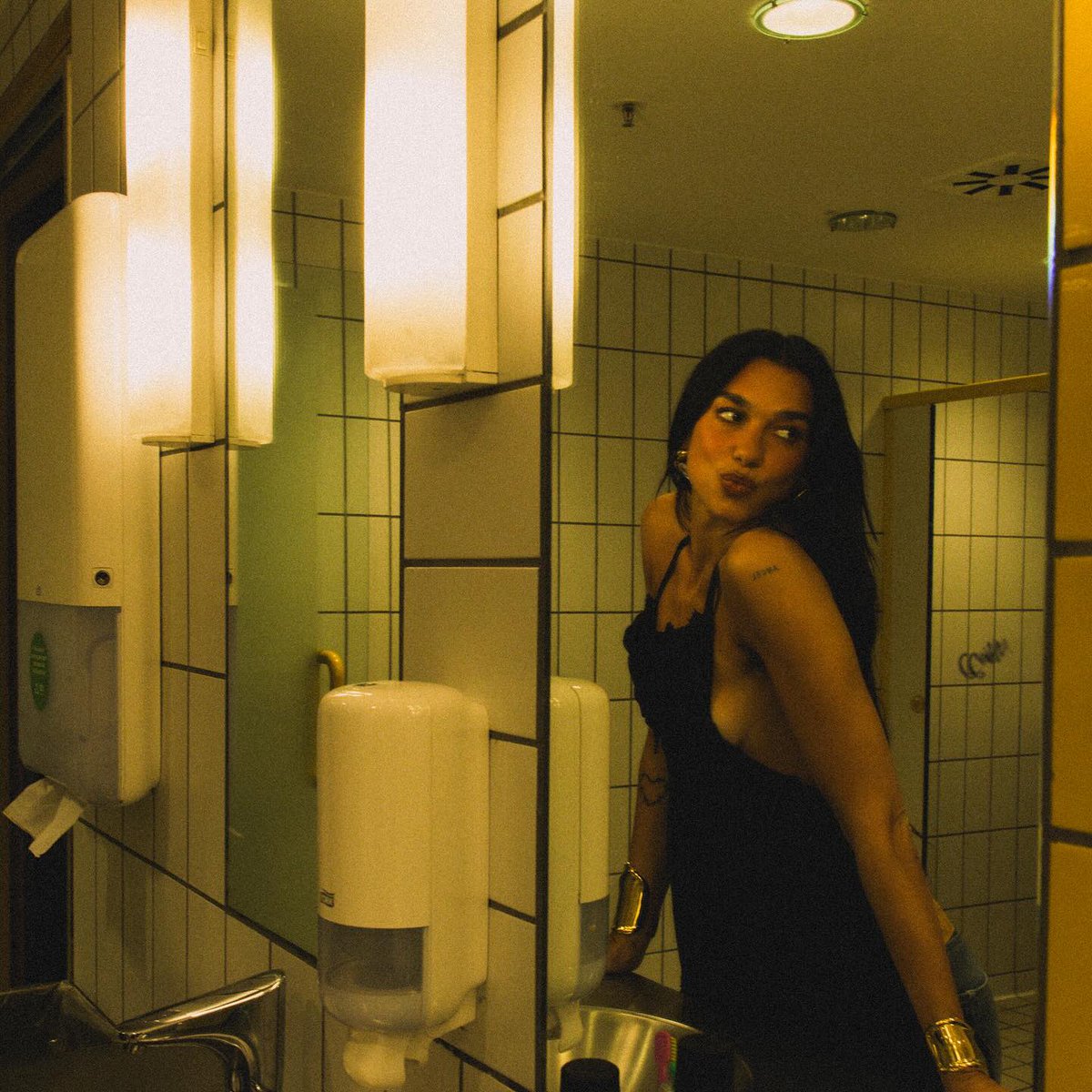 📸 | <a href="/DUALIPA/">DUA LIPA</a> via Instagram! (03/06) #2