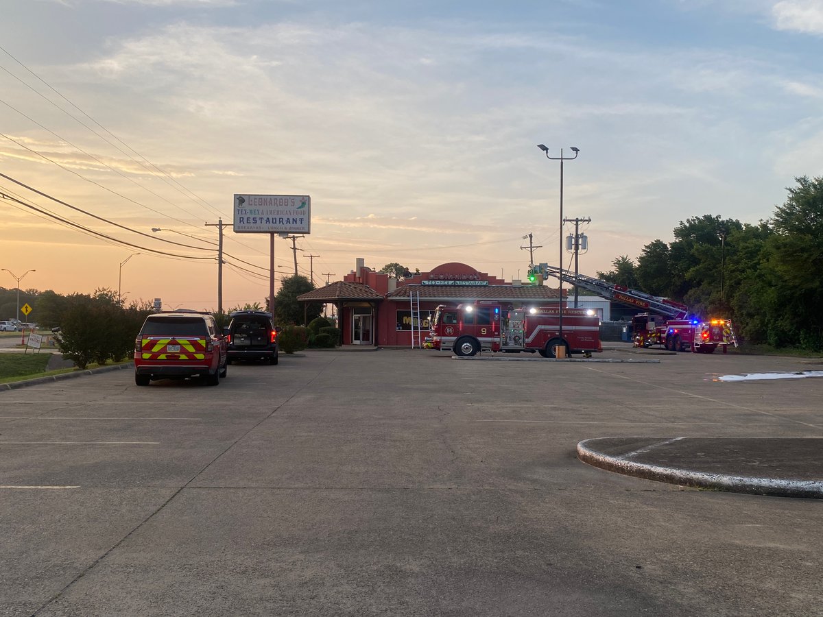 #NEW  A fire broke out just before 6 a.m. at this popular tex-mex restaurant in Dallas. The fire marshall said the cause of the fire at Leonardo's is still under investigation but the flames were contained to the roof, and the fire never reached the inside of the building.