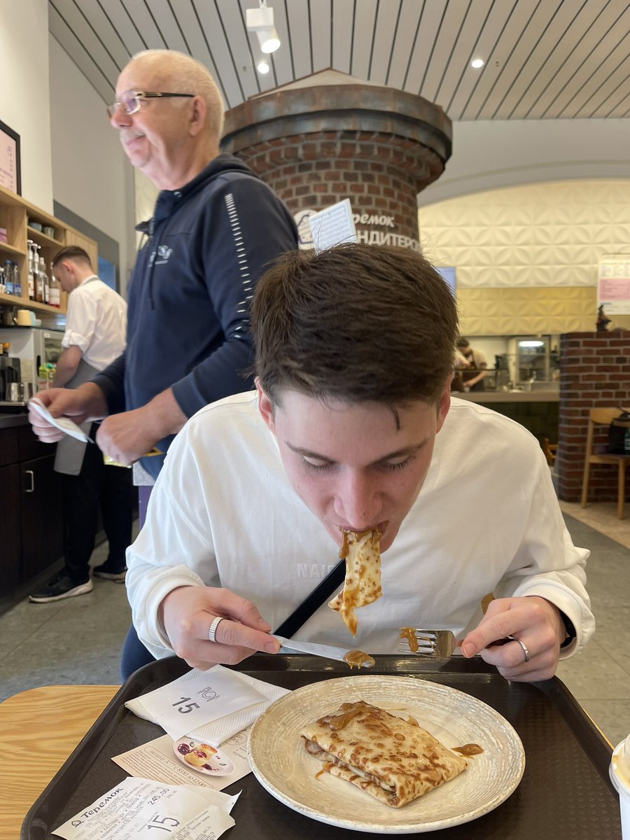 igor_grn's tweet photo. завтрак 🥞 https://t.co/33GGC95CgR
