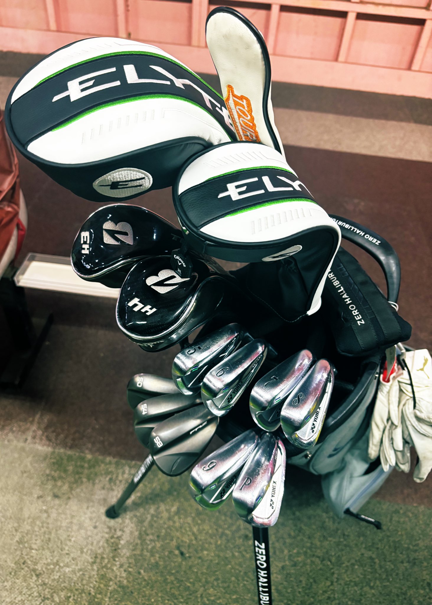 フォーティーンFRZ 58 T DG ツアーイシューx100 FOURTEEN