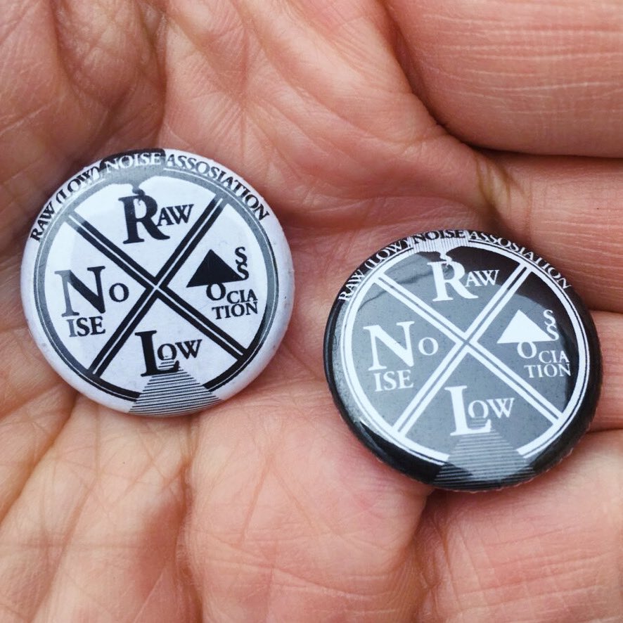 6/6金 鶯谷 What's Up 
R(L)N3/
塩川剛志 guitar
飛田雅弘 guitar
林哲也 guitar
guest 石原雄治 drums
open 19:00 start 19:30 ¥2,500 1D付

ゲストに石原雄治を迎えて4人編成でやります。
随分と久しぶりの演奏です。是非どうぞ！