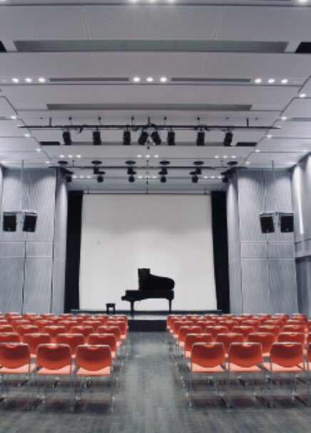 真美さんからお誘いいただき🪈

うたとフルートとピアノのコンサートに出演いたします！
ドレスも久々に着る予定🪽

6/16(月)14:00開演
杜のホールはしもと
多目的ホール
(京王線橋本駅)
お席はDMいただけますと、ご用意いたします。
お気軽に〜！

多目的ホール調べたら結構ちゃんとホールだった😳