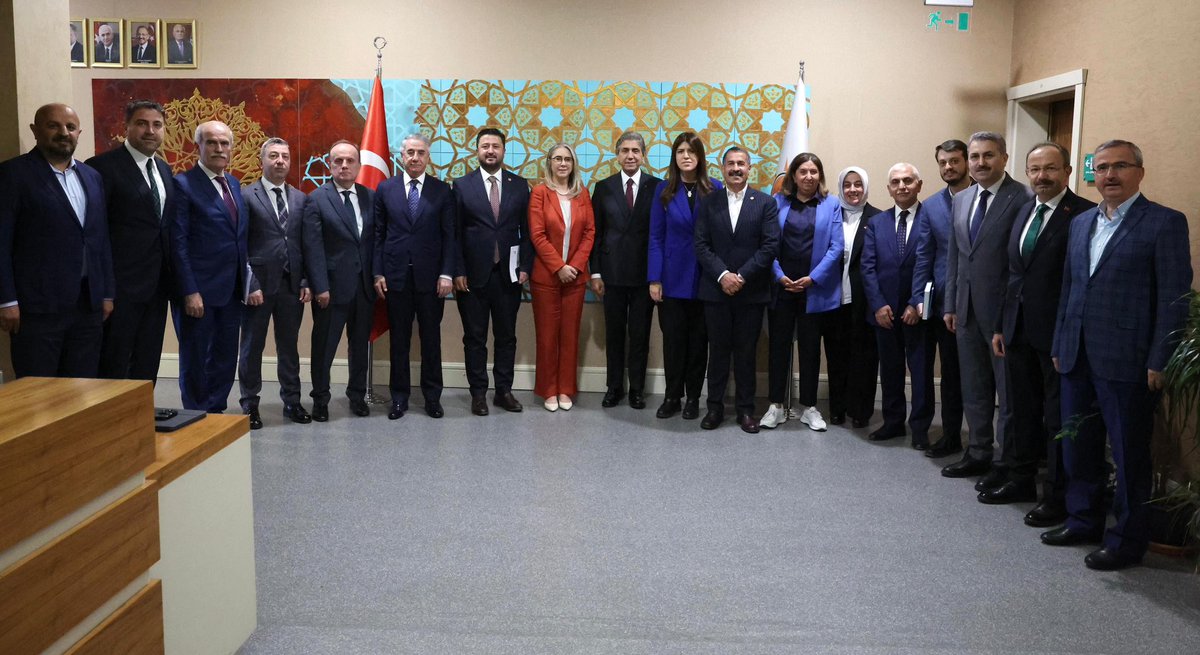 📍 AK Parti Genel Merkezi

AK Parti Yerel Yönetimler Başkanlığı olarak, başkan yardımcılarımızla bir araya gelip şehirlerimizin geleceği için atacağımız adımları değerlendirdik.

Hem sahada hem de masada aktif olarak sorumluluğumuzun farkındayız. Milletimizin isteklerini yerinde