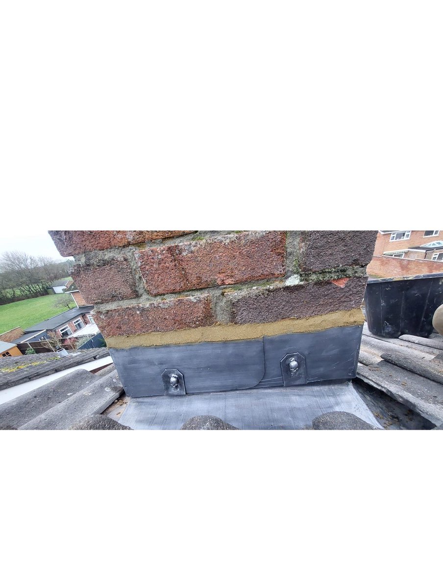 mrbroofing's tweet image. Nice little job out in Stevenage Hertfordshire New chimney flashings But with a few added touches by one of my lead worker notice the skull 💀 just a bit of fun… But worth checking your flashings around chimneys though from time to time
#leadrepairs #chimneyrepairs #tuesdayvibe