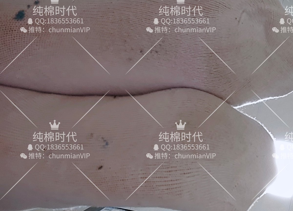 星星更年轻、运动量更大，每天2万步穿梭在炎热的湖南街头。工作辛苦却没加薪，袜子全靠卖来补贴生活。她脚太臭，不敢轻易脱鞋，怕熏到人。测评她的袜子，一个月后两层密封袋都拦不住味，连抽屉周围都弥漫出那股若有若无的酸臭气息。
她是云朵的妹妹，却不输于云朵。
极品中的极品，真正封神的存在。