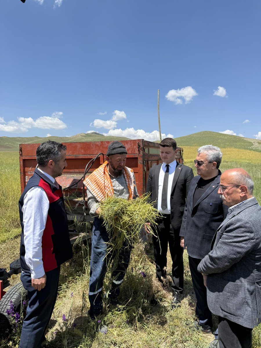 T.C Kemer Kaymakamlığı (@kemer_g) on Twitter photo Kaymakamımız Sayın İbrahim CESUR, Burdur Ticaret Borsası Yönetim Kurulu Başkanı Ömer Faruk GÜNDÜZALP, Kemer Belediye Başkanı İsmail ASAN  ve ilçe kurum amirleri, İlçemizde tarımsal üretimi teşvik etmek, çiftçilerimize modern tarım uygulamaları konusunda örnek olmak ve farkındalık Kaymakamımız Sayın İbrahim CESUR, Burdur Ticaret Borsası Yönetim Kurulu Başkanı Ömer Faruk GÜNDÜZALP, Kemer Belediye Başkanı İsmail ASAN  ve ilçe kurum amirleri, İlçemizde tarımsal üretimi teşvik etmek, çiftçilerimize modern tarım uygulamaları konusunda örnek olmak ve farkındalık