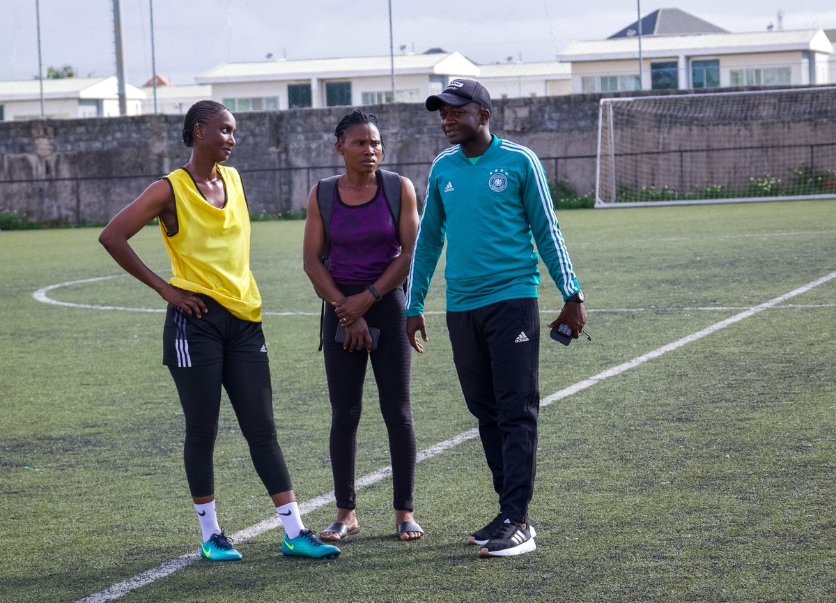 En marge du Stage MA FIFA Dames qui démarre ce mardi 03 juin 2025 à Conakry, les participantes ont effectué ce jour un test physique au Centre Technique de Nongo.

Monsieur EFONG NZOLO JÉRÔME (Gabon), instructeur technique FIFA, et Madame MAROUA HANNACHI (Tunisie), instructrice