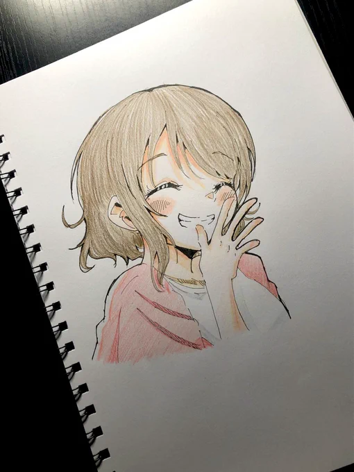 昔のアナログイラストいいね頂いたから見返してたんだけど、前の方が笑顔描くの上手いような気がする…😳 