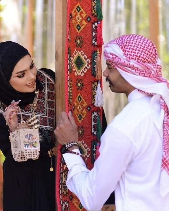 العيد قرب والعرب جهزوا له
وأنا عيوني عيدها شوف زولك ..