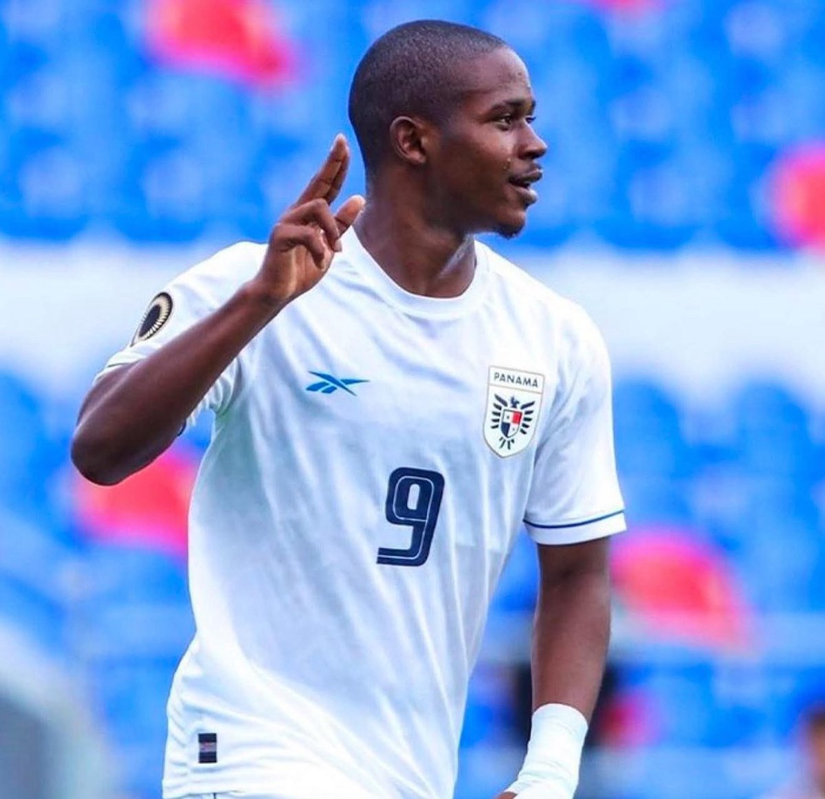 GOOOOOOOLL 🇵🇦🚨 21’ Gustavo Herrera, de penal abre el marcador. Panamá 1-0 Malí en el debut de la Sele en el Maurice Revello. #FutbolTVMAX