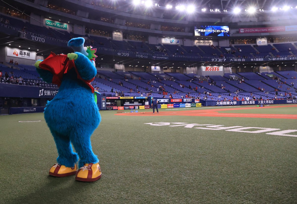 試合後の観客が減ったタイミングで脱ぐ #スラィリー