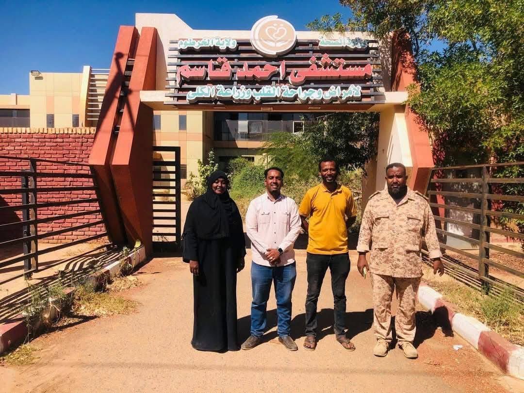 Derwish249's tweet photo. 🔴 متداول : الطبيبة السودانية هديل

عملت 800 عملية ولادة قيصرية في مناطق الحرب منذ عامين الان فصلت من وزارة الصحة.. 

دكتورة هديل قامت بعمل 800 عملية ولادة قيصرية للنساء منذ بداية الحرب في بحري، تعرضت للهجوم في العديد من المستشفيات التي عملت فيها قتل مساعده��  مصعب بالرصاص ، ساهمت في توفير الأدوية والعلاجات.. 

لم يتم تكريمها او تعليق صورها في شوارع السودان يكتب مع الصور طبيبة شجاعة انقذت الناس .. 

قام وزير الصحة والمسؤولين بفصلها من منصب مدير طبي لمستشفى الشهيد .