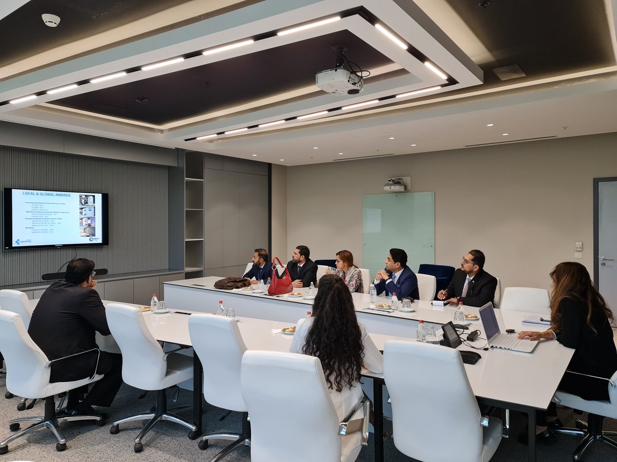 Pakistan Büyükelçiliği ve Daanish University of Emerging Technologies Islamabad yetkililerinden oluşan heyet Bilkent CYBERPARK’ı ziyaret etti.

Ziyaret kapsamında Türkiye girişimcilik ekosistemi ile Bilkent CYBERPARK’ta yürütülen katma değerli projeler hakkında bilgi paylaşımında