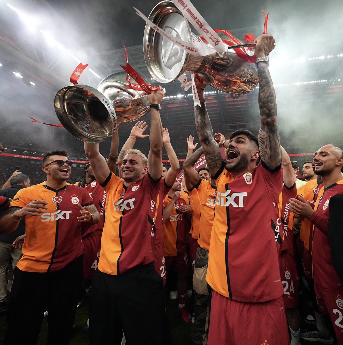 🏆🥳🏆