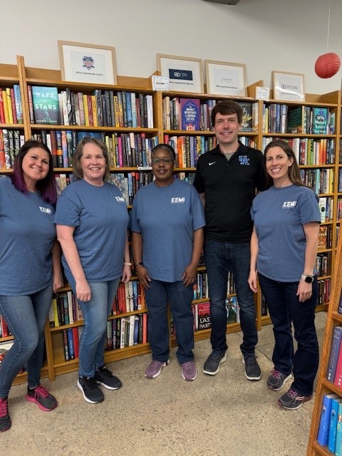 A group from Claims wrapped up the workweek last Friday volunteering at the International Book Project. We helped sort books for shipment to other countries.

International Book Project also provides resources to organizations in central KY. #worksafe #serveothers #volunteer
