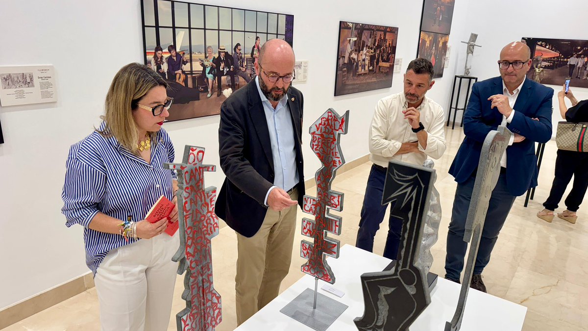 📸 🗿 Fotografía y escultura se unen a través de la magia del #flamenco en el <a href="/MADantequera/">MAD</a>

David Vaamonde y Javier Caró, autores de dos muestras, abiertas al público hasta 24 #agosto

Asisten los concejales <a href="/juanrosasgallar/">Juan Rosas Gallardo</a>, <a href="/Bishuly/">Elena Melero Muñoz</a> y <a href="/medinagaleote_/">José Medina Galeote</a>

#Antequera es #MásCiudad